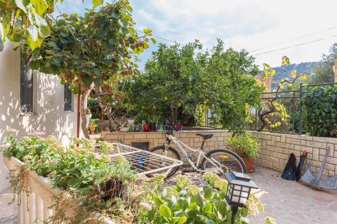 Apartments And Rooms With Parking Space Marina, Trogir - 5953 외부 사진