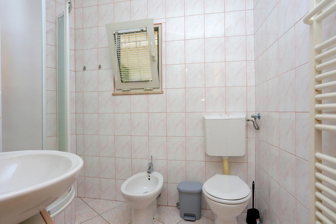 Apartments And Rooms With Parking Space Marina, Trogir - 5953 외부 사진
