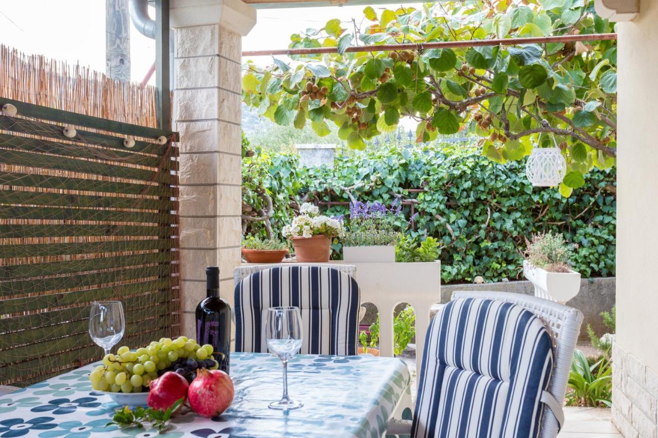 Apartments And Rooms With Parking Space Marina, Trogir - 5953 외부 사진