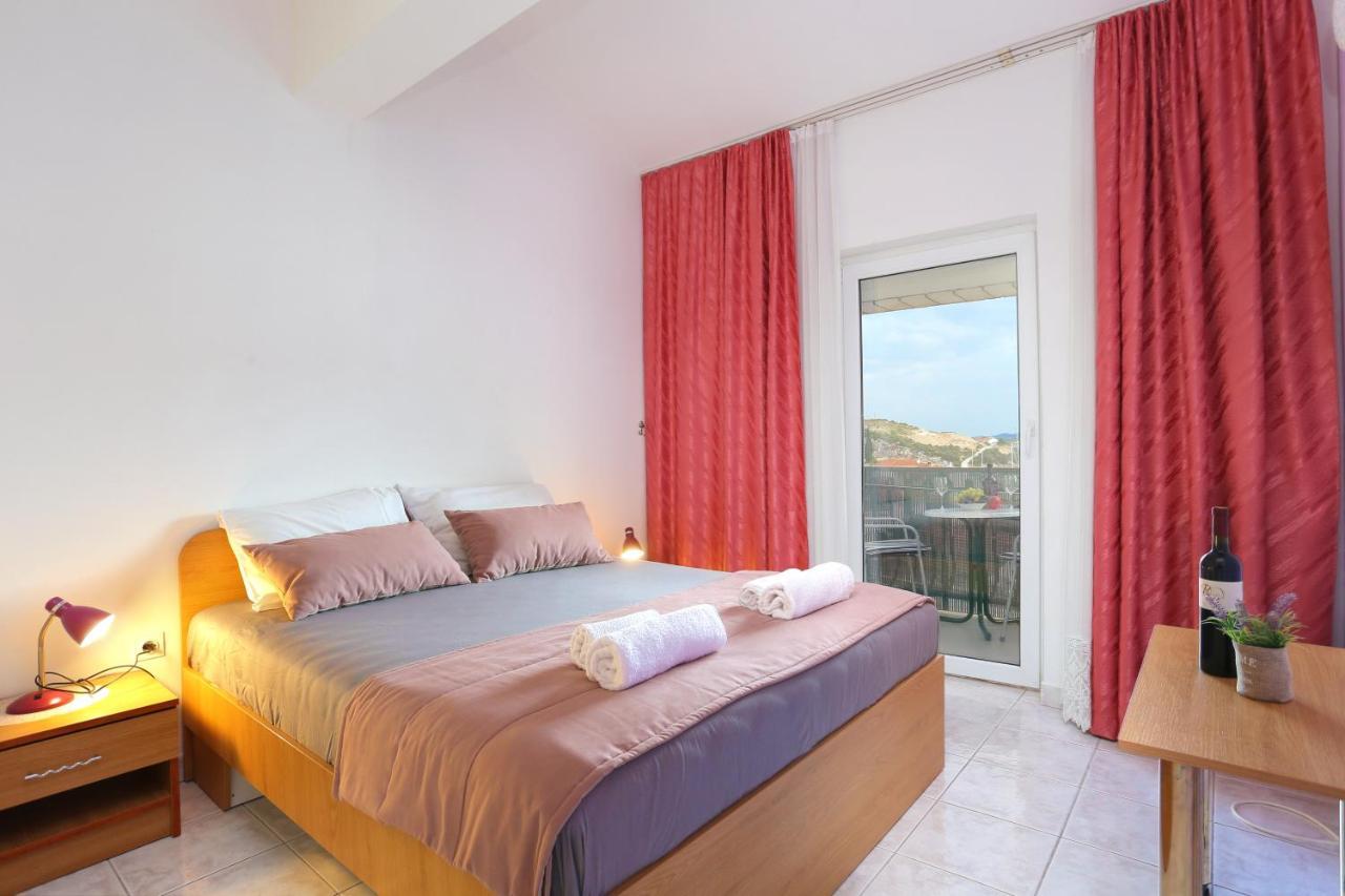 Apartments And Rooms With Parking Space Marina, Trogir - 5953 외부 사진